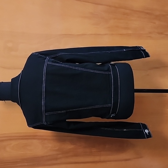 VIP Black Short Jacket - Picture 3 of 7